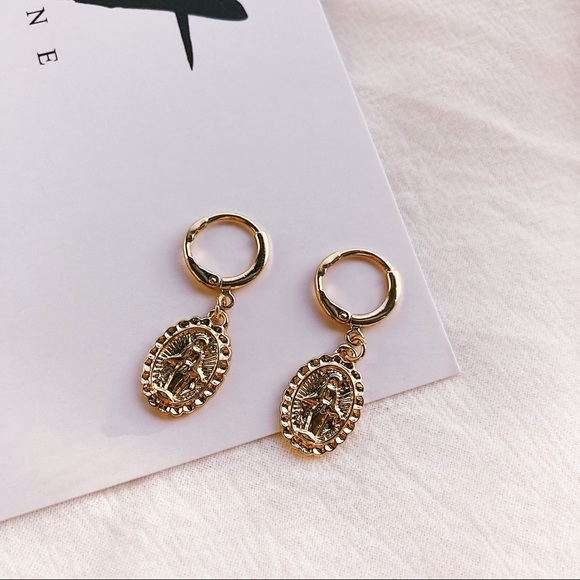 Retro Gold Virgin Mary Drop Earrings - Picture 3 of 6